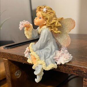 Boyd’s Bears and Friends - Wee Folkstone- Charming snow Angel Figurine